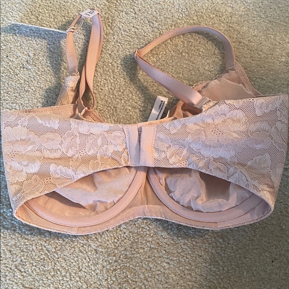 Victoria’s secret size 32G NWT body by Victoria - Picture 5 of 5
